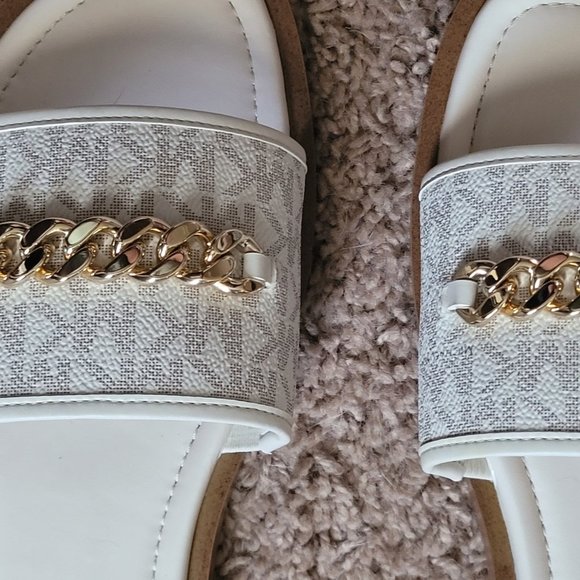 MK Slip on Sandals - Picture 2 of 4